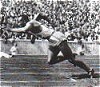 Jesse Owens médaillé aux JO de Berlin en 1936